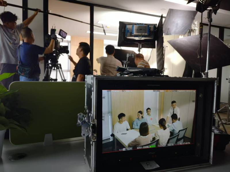 饶平县TVC拍摄公司：科技产品视觉化大师，诠释未来感与功能美学
